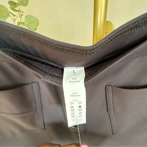 Halara pull on Flare pants. Size Large (tall) - Picture 2 of 9